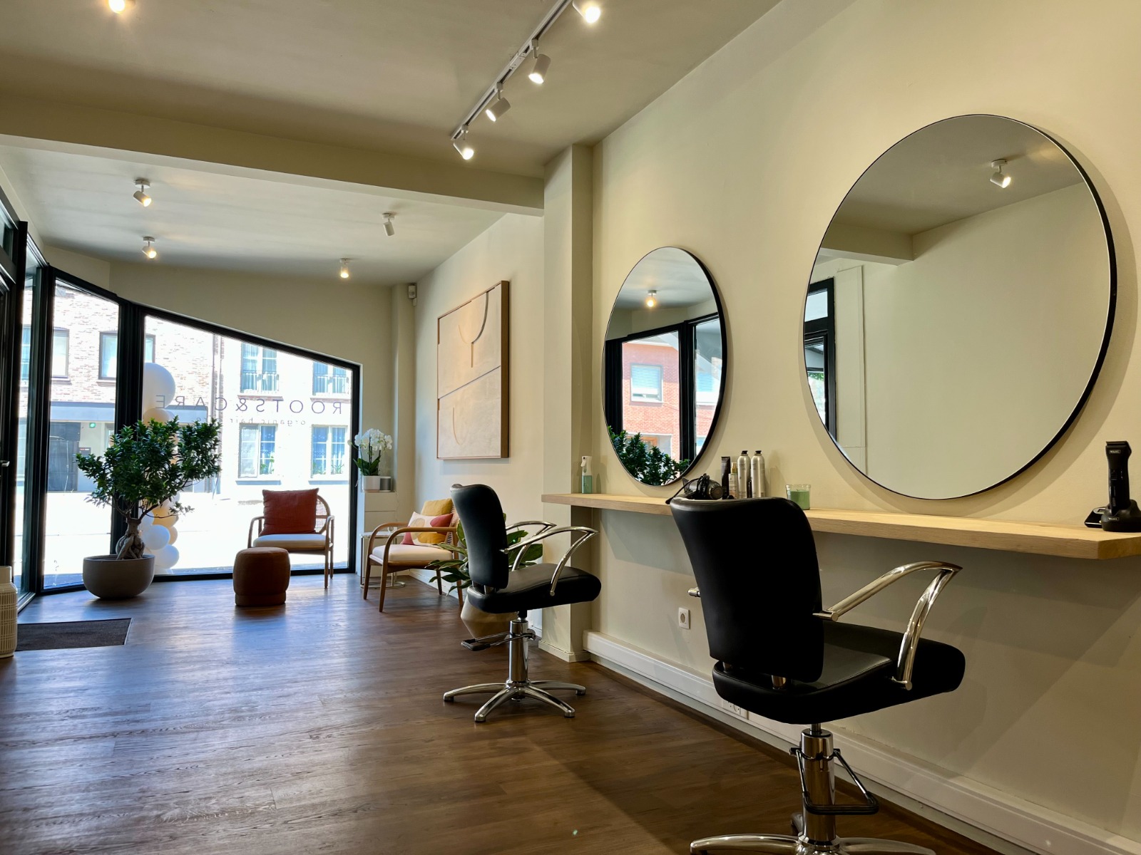 Interieur bio kapsalon Roots & Care